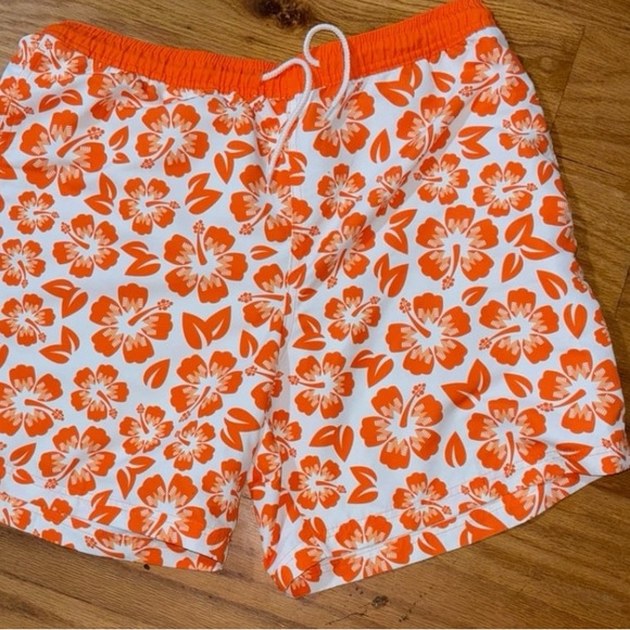 Magellan Whataburger Hibiscus Shorts
Size: L

In great condition! - Picture 1 of 5